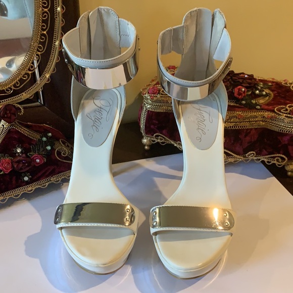 Sexy heel white / light gray platform shoe size 6 - Picture 2 of 6